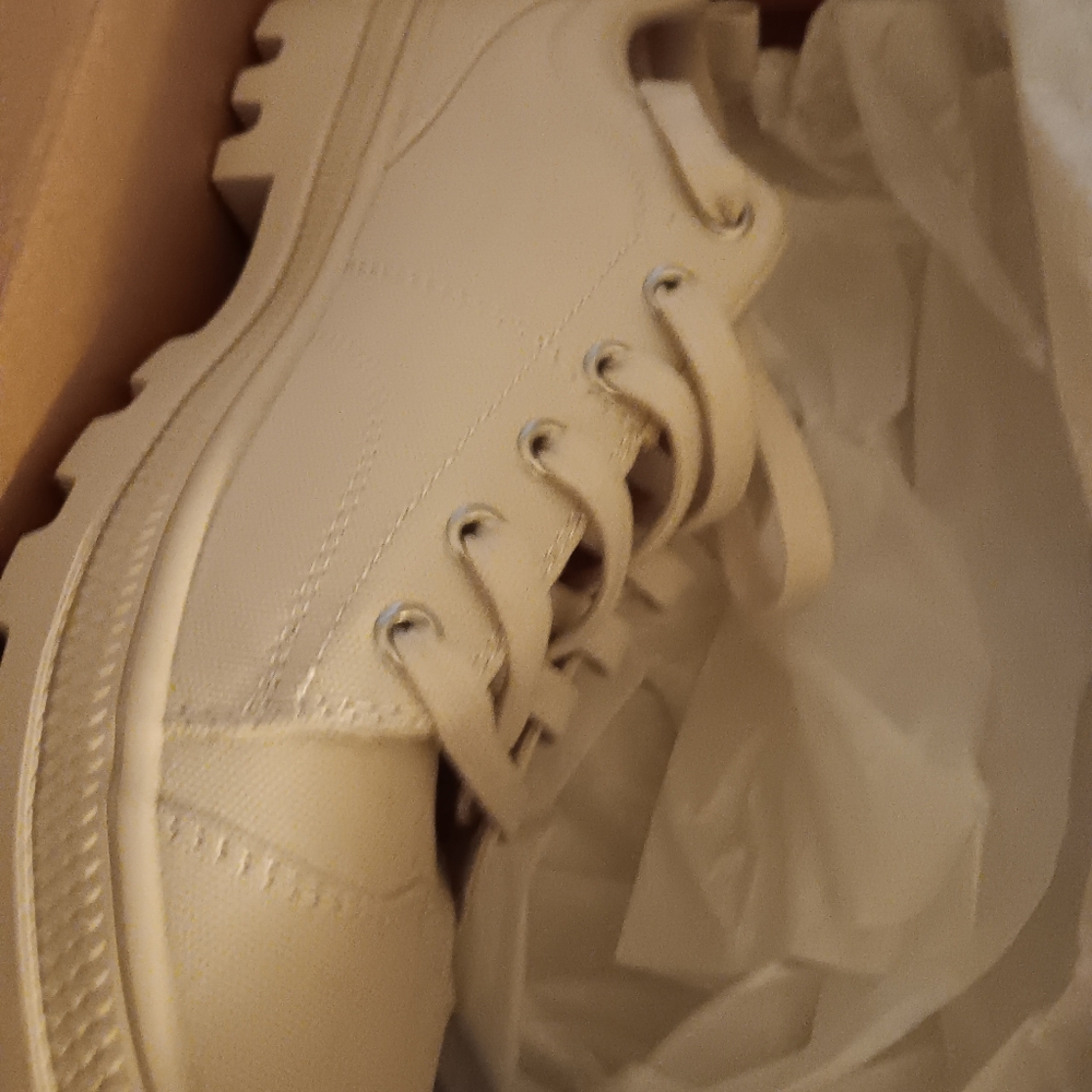 Sketchers Tennis Shoes size 7  All white